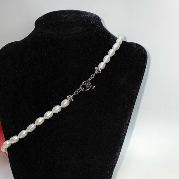 Elegant Sterling Silver Baroque Fresh Water Pearl Necklace and Earring Set - Picture 3 of 4